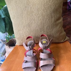 ESSKA woman’s Sz 7 leather sandals tan/reddish orange